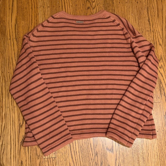 Carve Designs sweater - Picture 3 of 7